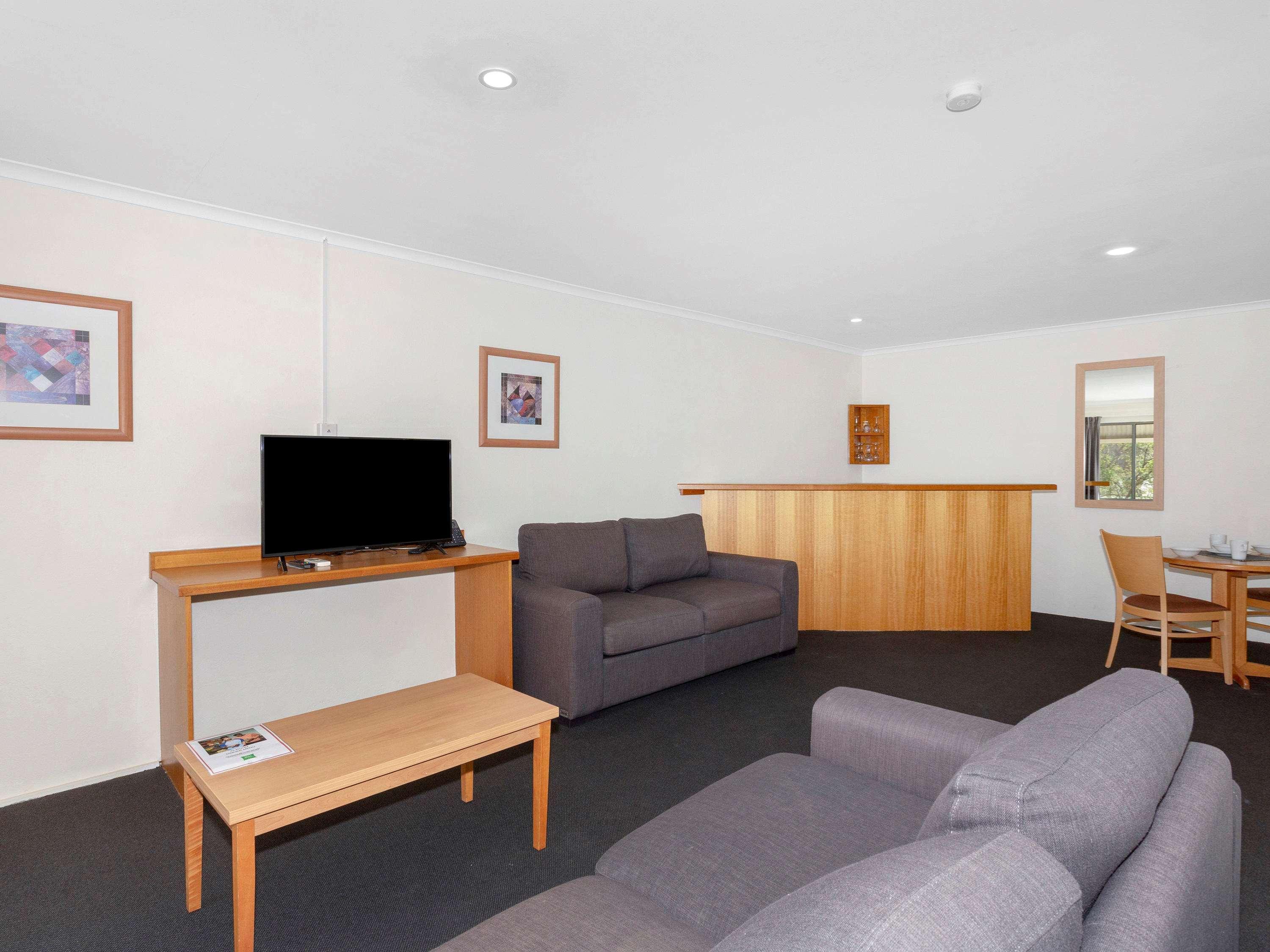 Ibis Styles Canberra Eagle Hawk Bagian luar foto