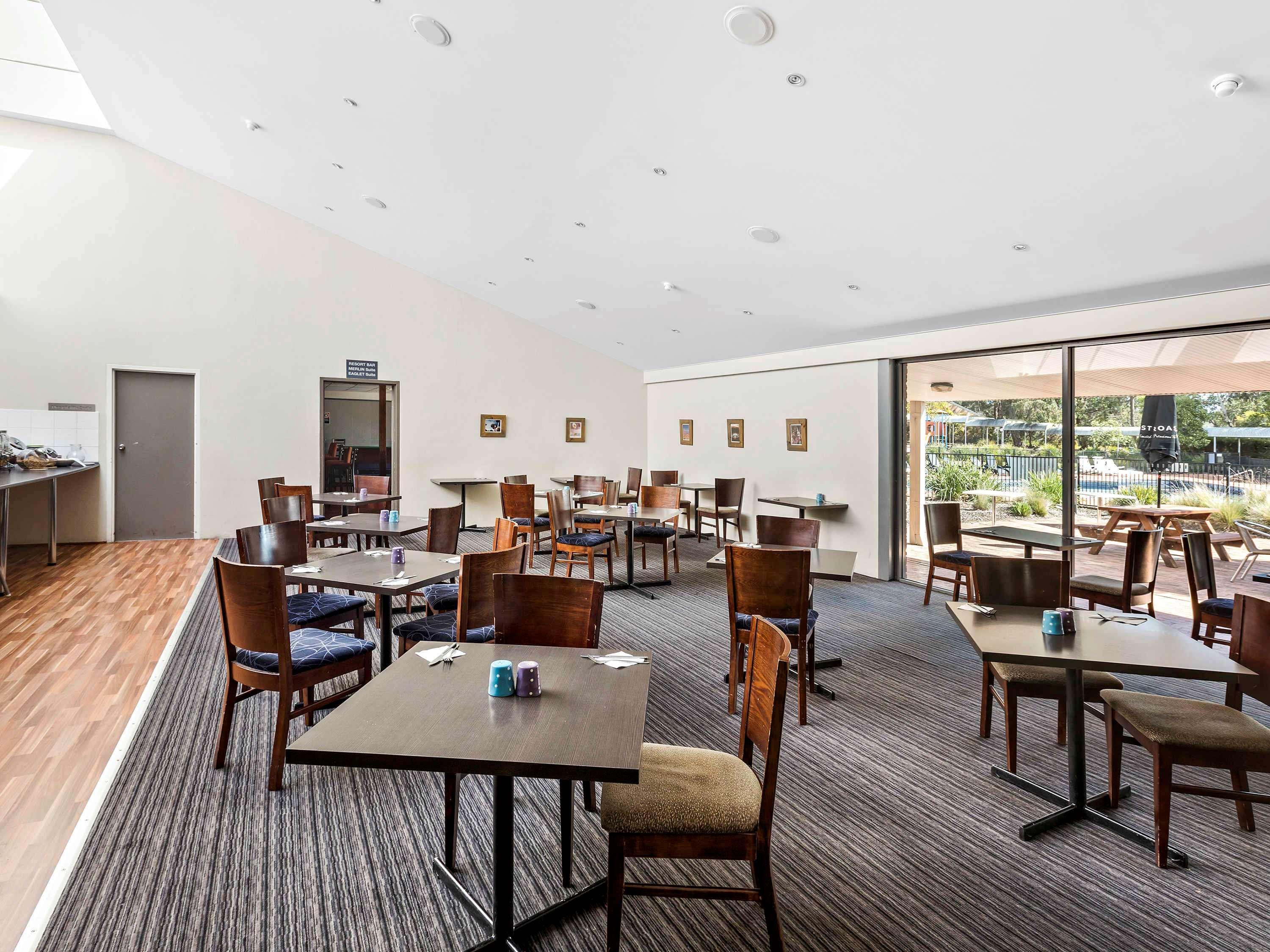 Ibis Styles Canberra Eagle Hawk Bagian luar foto