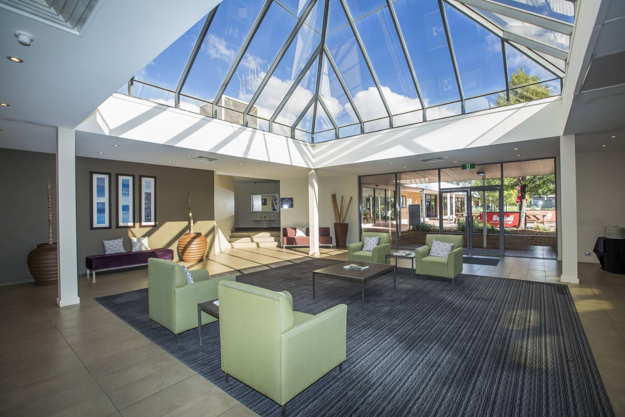 Ibis Styles Canberra Eagle Hawk Bagian luar foto