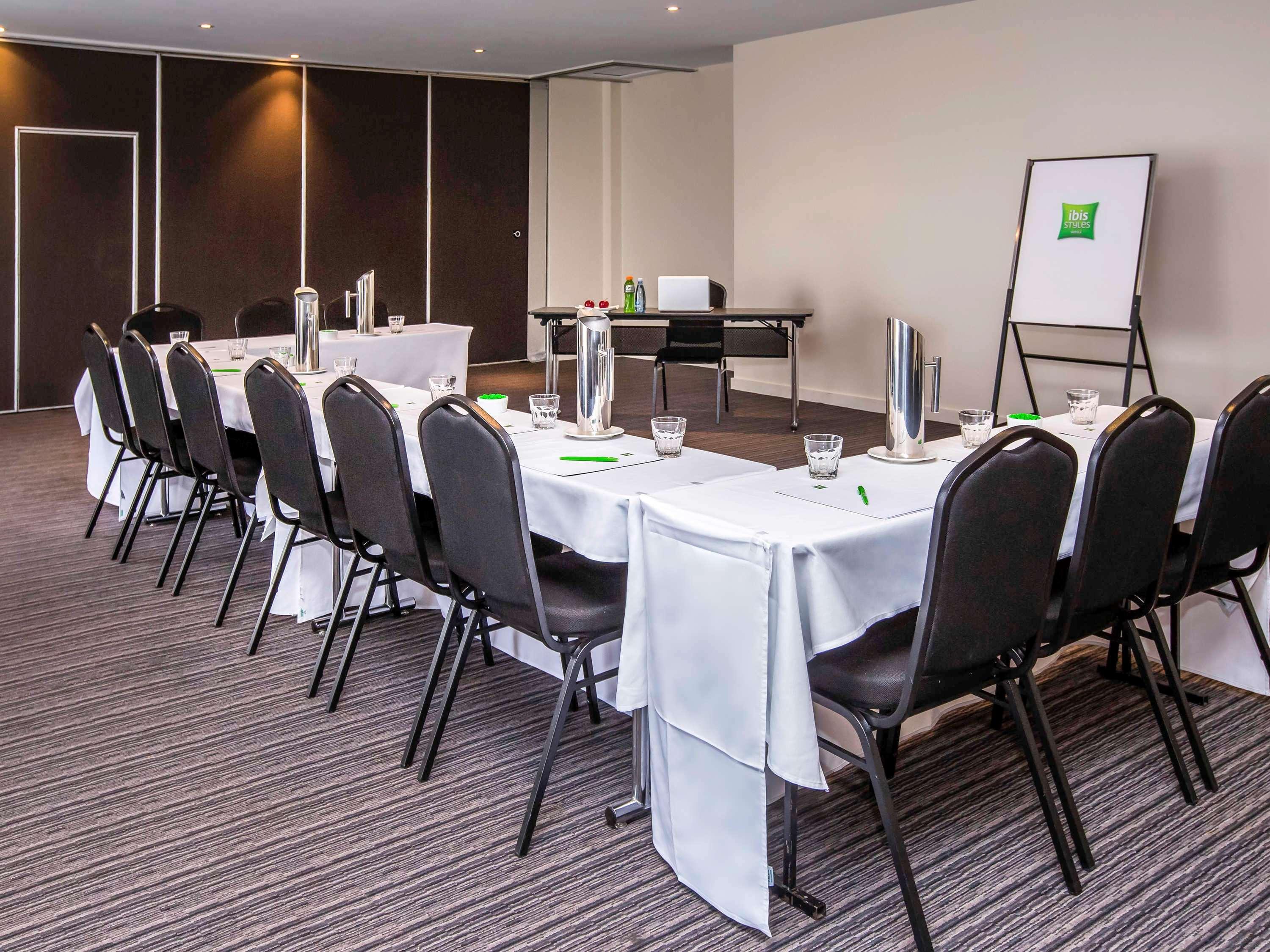 Ibis Styles Canberra Eagle Hawk Bagian luar foto