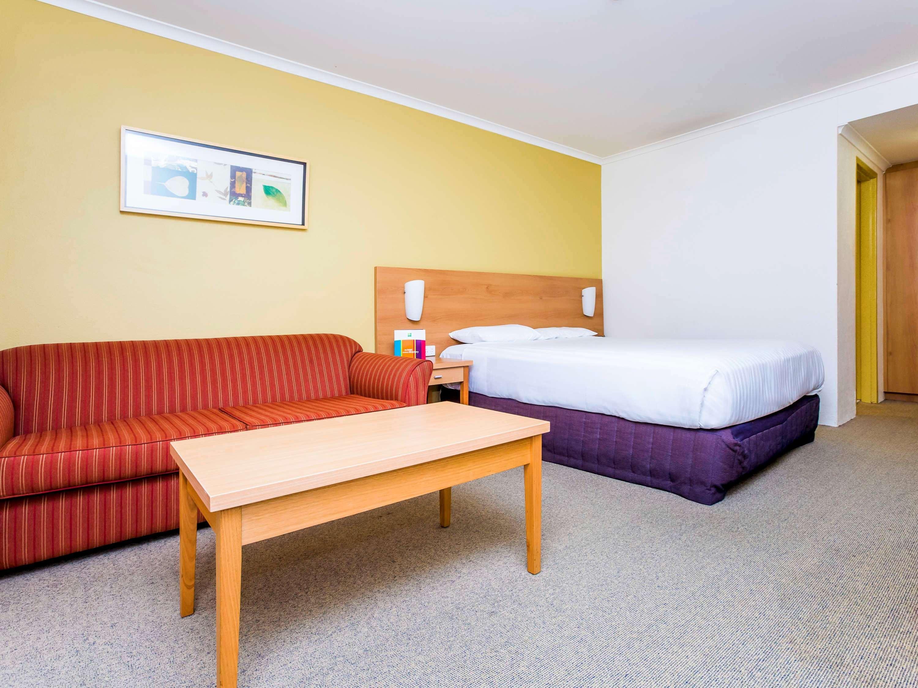 Ibis Styles Canberra Eagle Hawk Bagian luar foto