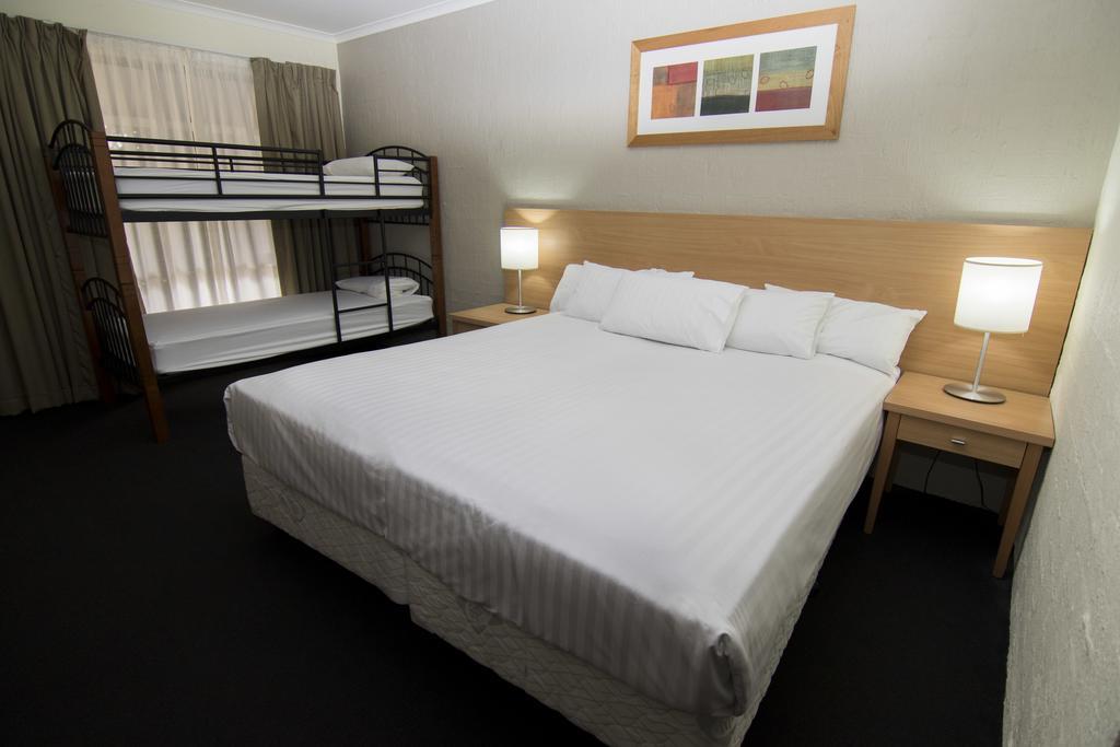 Ibis Styles Canberra Eagle Hawk Bagian luar foto